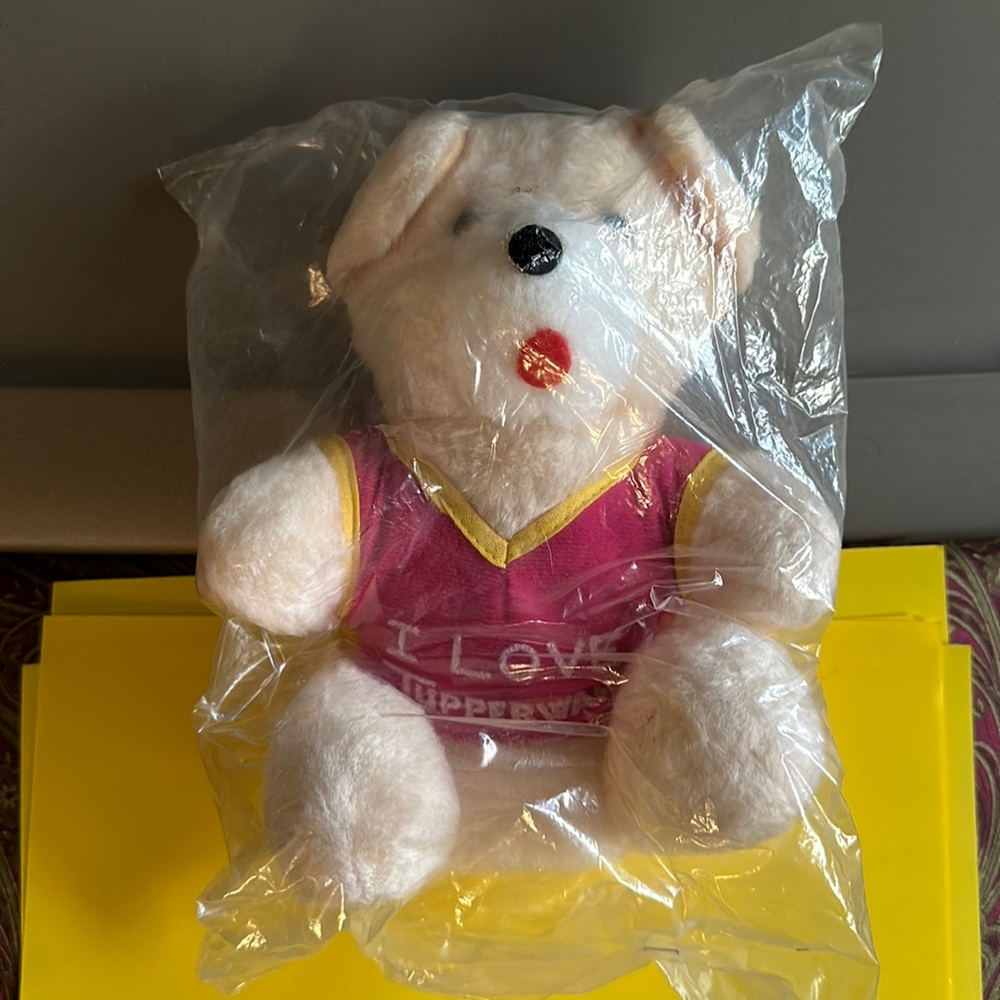 Brand new in bag vintage I love Tupperware bear